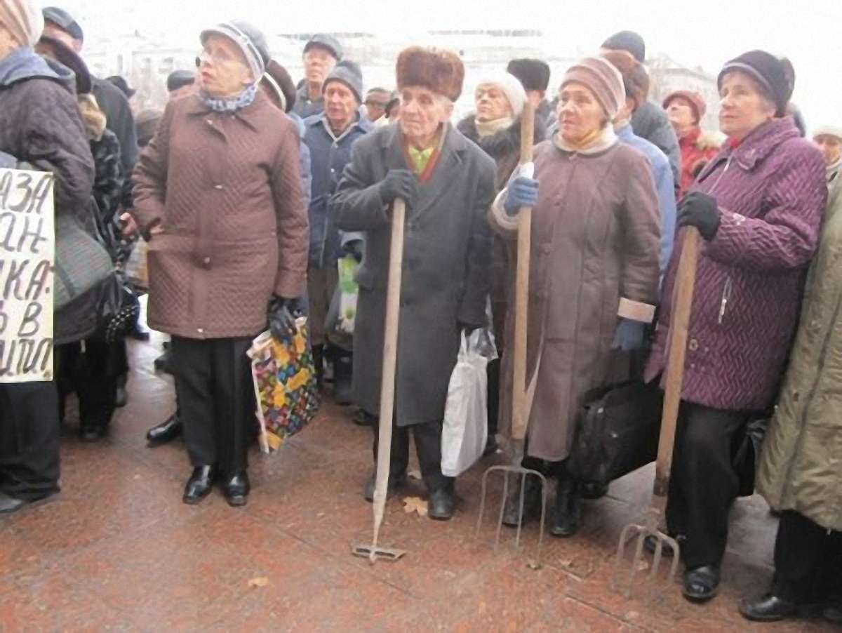 33% українців не живе, а виживає, - опитування
