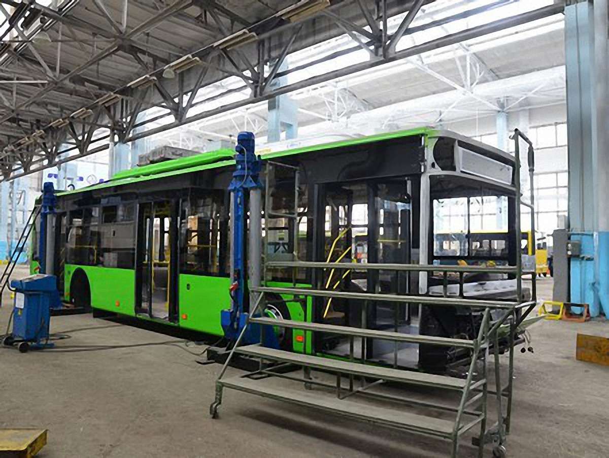 Тернопіль недоплатив за автобуси, які чекає від ЛАЗу