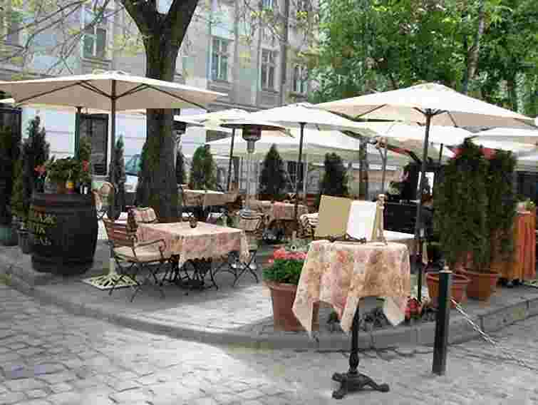 Ресторатори Львова – проти нових вимог щодо літніх майданчиків