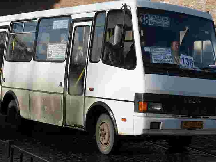На залізничний вокзал Львова курсує два автобуси №№52 та 53