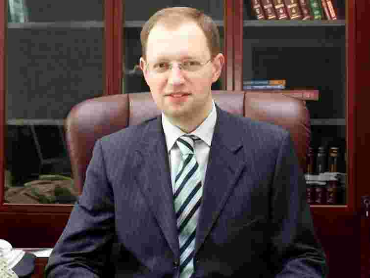 Яценюк має Range Rover та 4,75 млн грн на рахунку