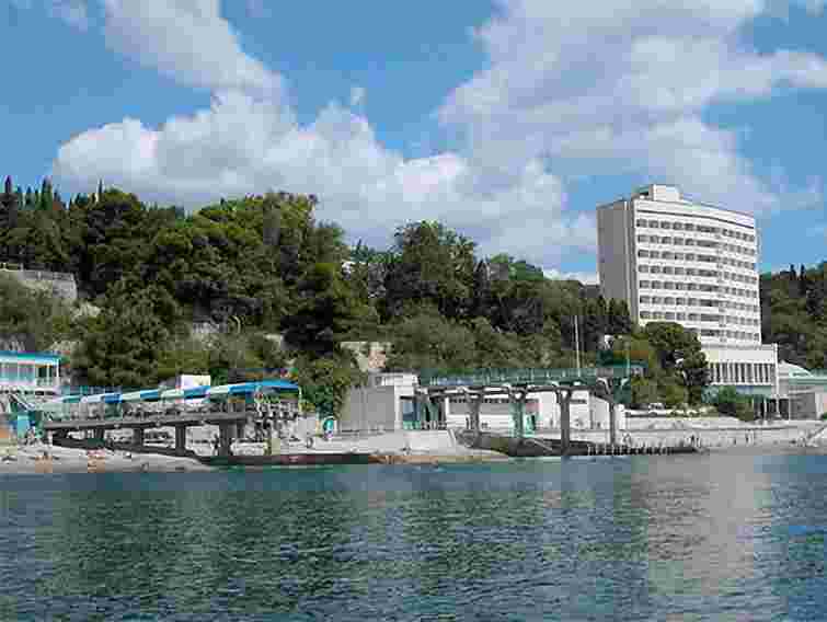 Депутатів України обслуговує 87 санаторіїв, - Уманський