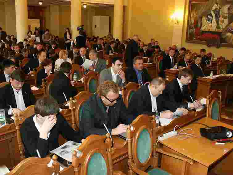 У Львові голова комісії законності порушує регламент 