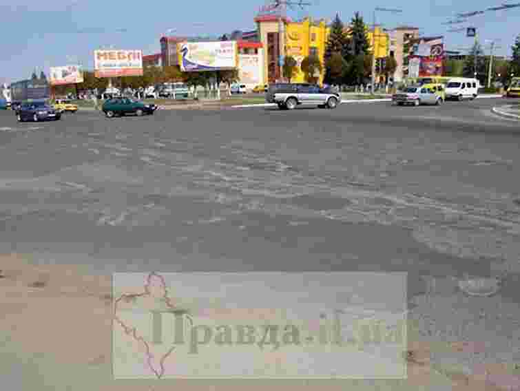 В Івано-Франківську на фірах протестують проти бездоріжжя 