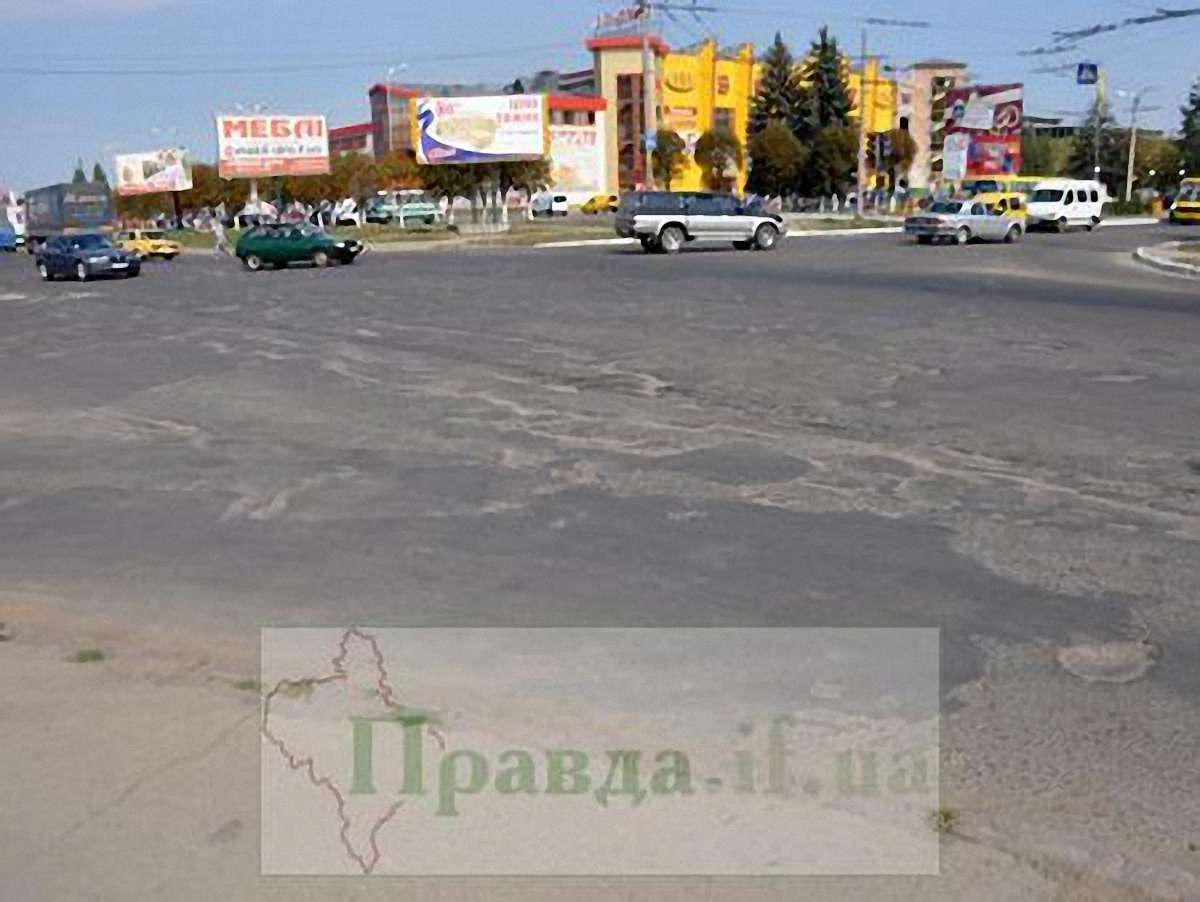 В Івано-Франківську на фірах протестують проти бездоріжжя 