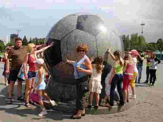 До Євро-2012 у центрі Львова розмістять двометрові м’ячі