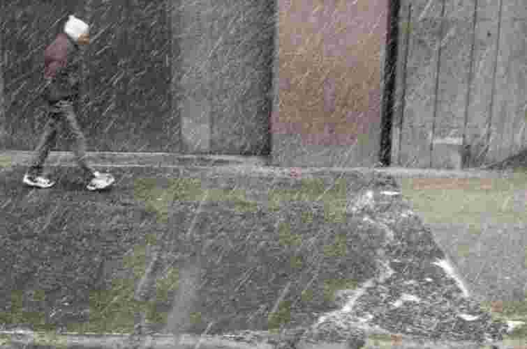 Завтра в Україні дощ і мокрий сніг