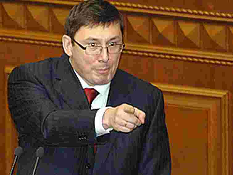 Луценко: Від призначення Порошенка виграв лише Янукович