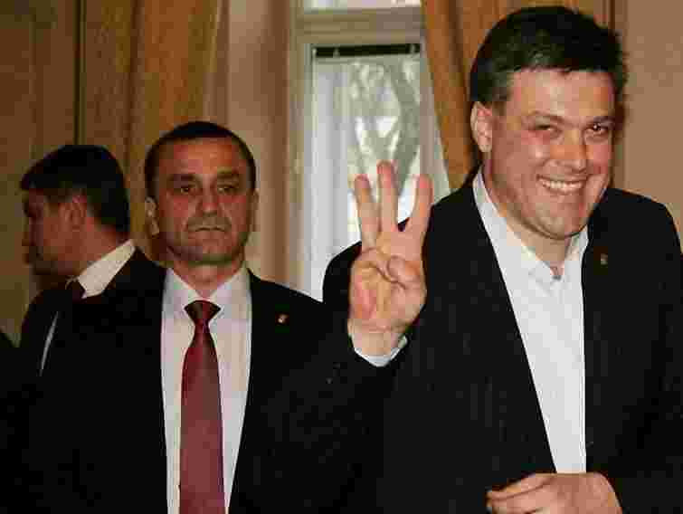 Двох заступників Тягнибока зловили на обмані, – розслідування