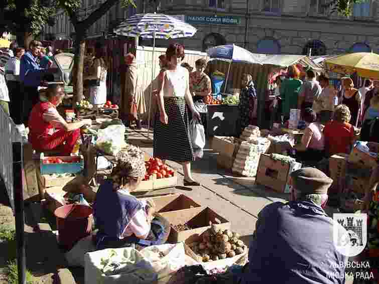 Міліція і СЕС ліквідують стихійну торгівлю до Євро-2012