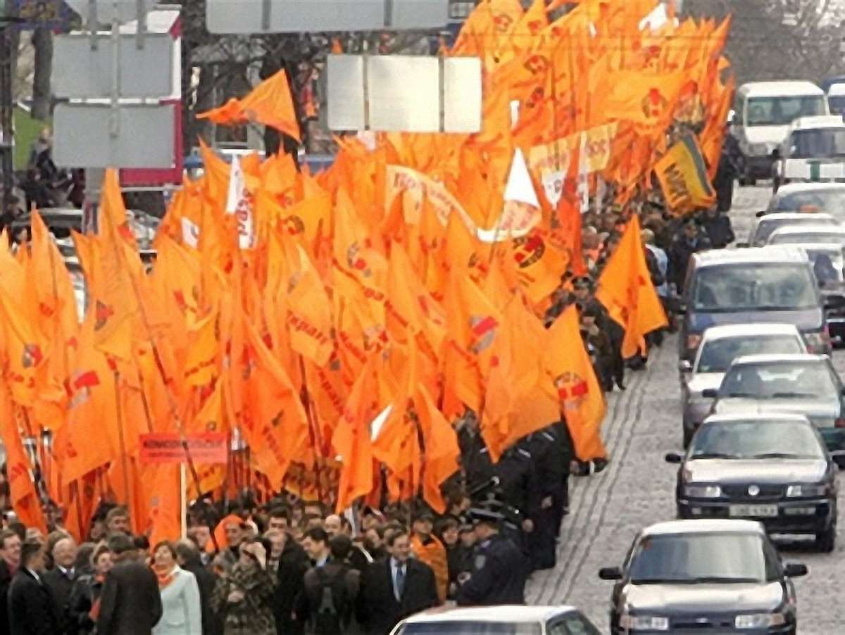 Суд підтвердив законність скасування Дня свободи в Україні