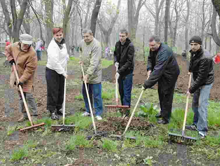 У Львові членів ОСББ закликають долучитися до міської толоки