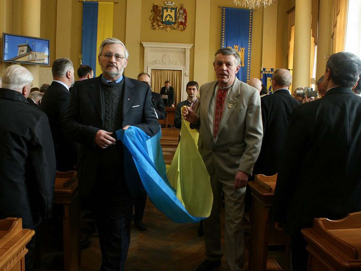 Львів відзначає 22-річчя підняття прапора на Ратуші