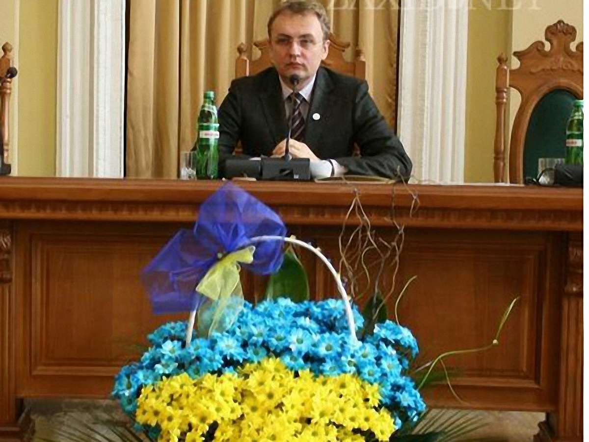 Ми просто не маємо права зганьбити наш прапор, – Садовий