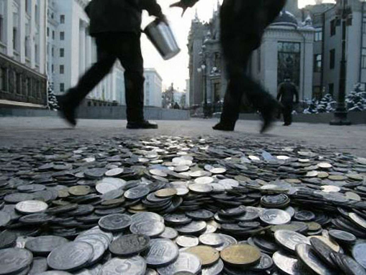 Після Євро-2012 Україні загрожує дефолт, - експерт