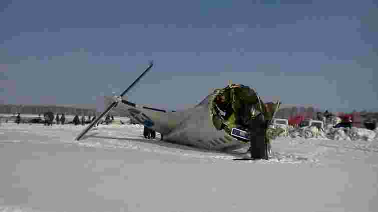 Літак в Тюмені розбився, зачепивши землю двигуном