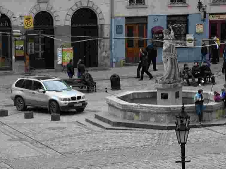 Водіїв, які припаркувалися на пл. Ринок, оштрафували