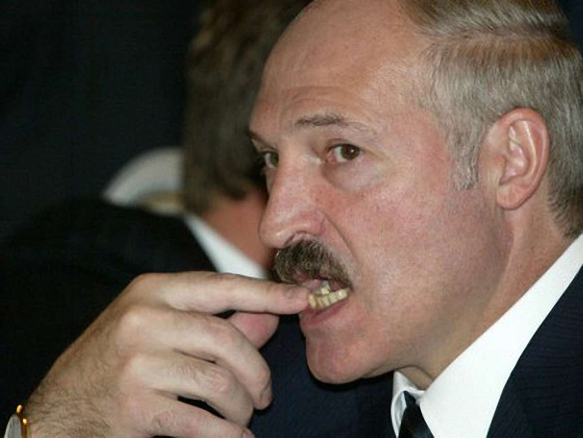 Лукашенко про політв’язнів: Не просять помилування – хай сидять
