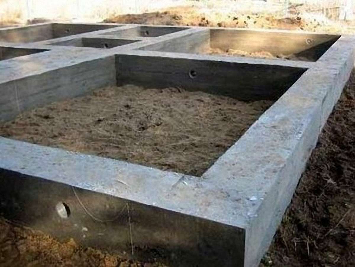У Львові на будинку з’явились тріщини через самобуд