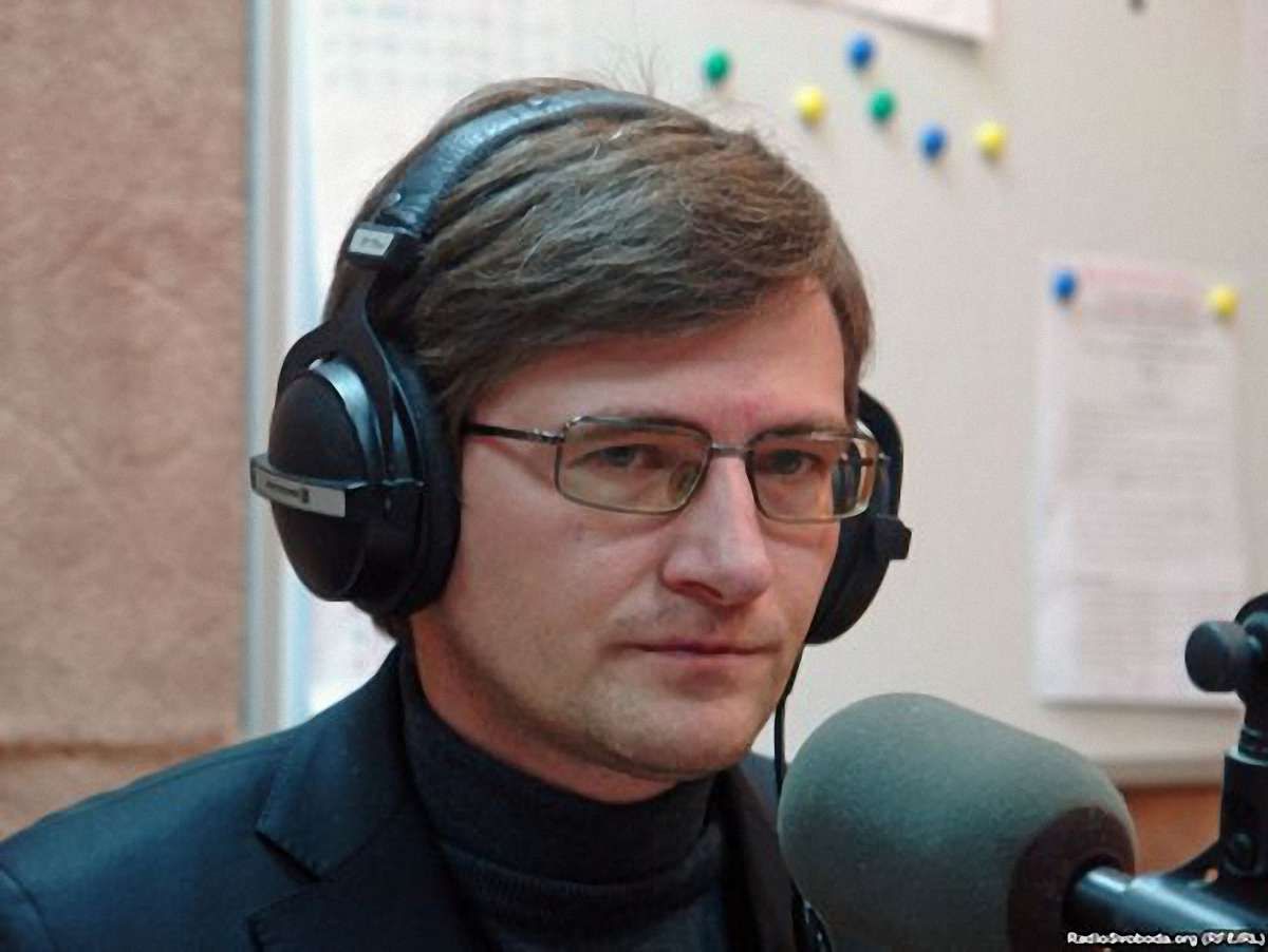 У ЦВК назвали "помилковим" рішення КС щодо закордонних дільниць