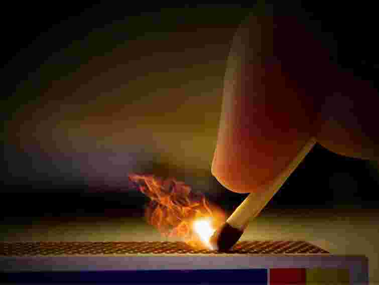 В Івано-Франківську підпалили авто директора коледжу