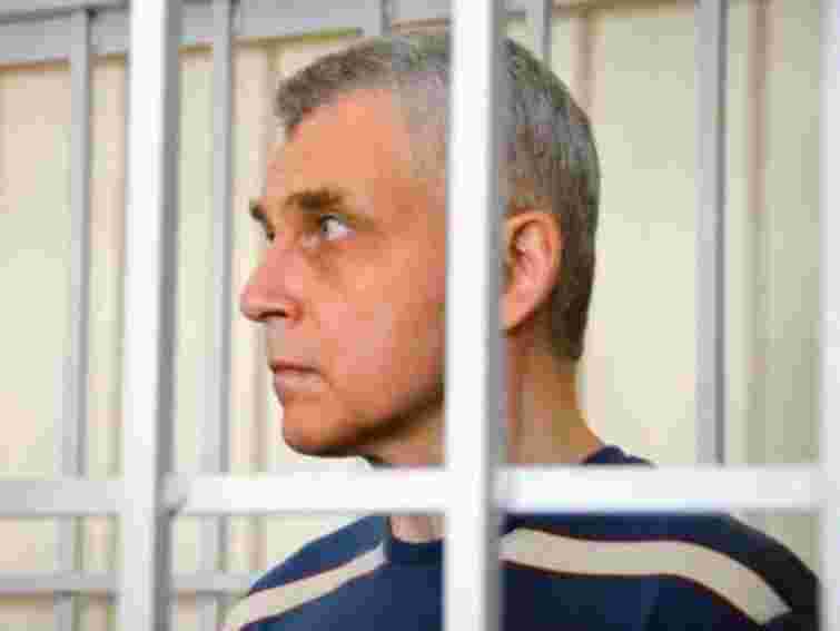 Міністра Тимошенко принесли в суд на ношах