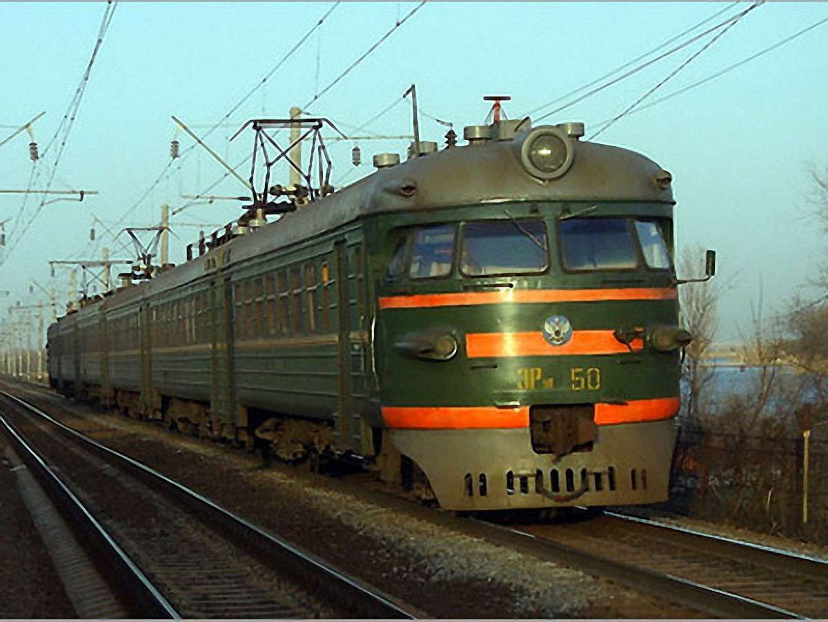 До Великодня залізниця пустить 5 додаткових потягів