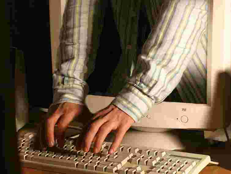 За лайку в Інтернеті українцям загрожує арешт і штрафи