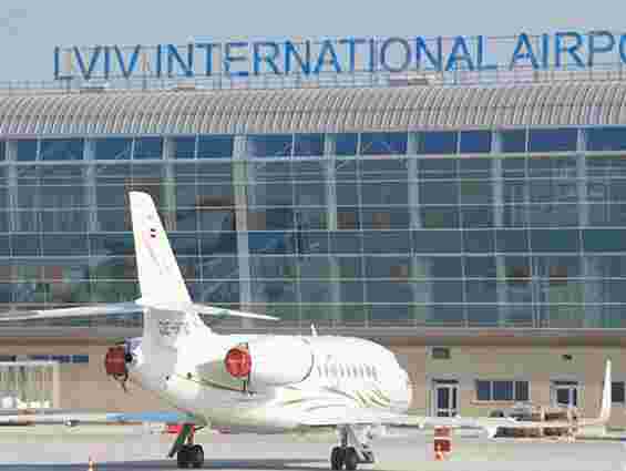 Азербайджанська авіакомпанія відновила рейси до Львова