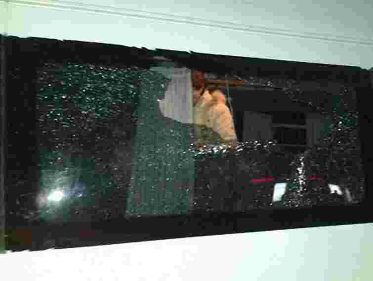 У Запоріжжі закидали камінням автобуси з фанами «Шахтаря»