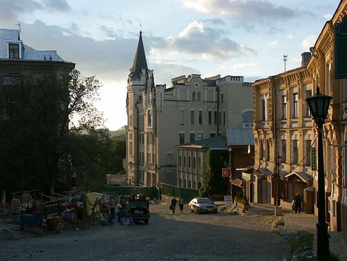 КМДА: Мінкульт незаконно дозволив будівництво на Андріївському узвозі