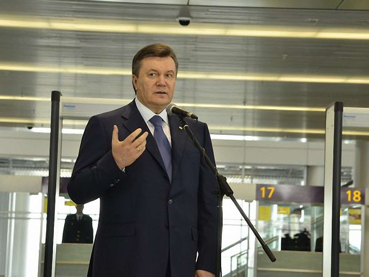 Янукович: Ямкові ремонти – це страхіття