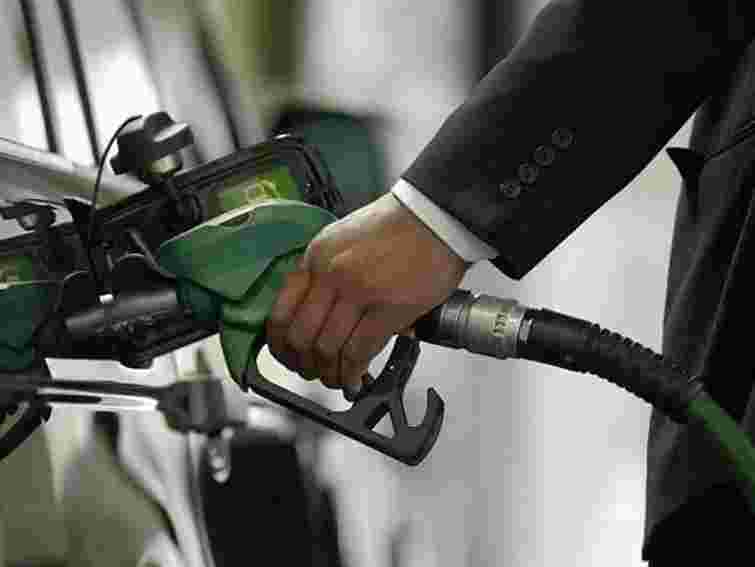 Київські рятувальники замовили бензин по 13 грн за літр