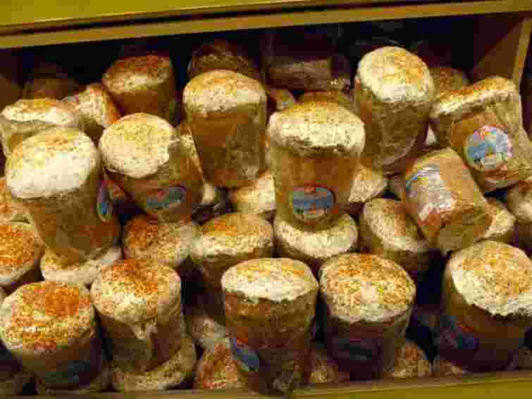 Опозиціонери принесли півтисячі пасок в колонію до Тимошенко