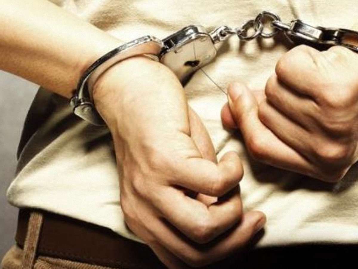 За праску і фотоапарат мешканця Львівщини ув’язнили на 4 роки