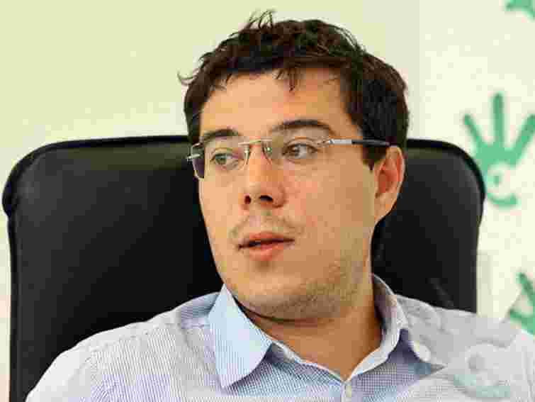 Експерт: До Євро в уряді нікого не звільнятимуть