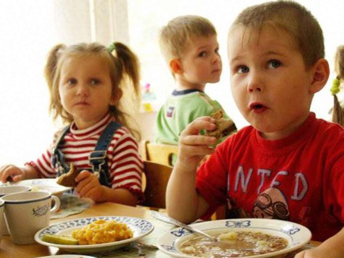 На Рівненщині троє дітей отруїлись у дитсадку