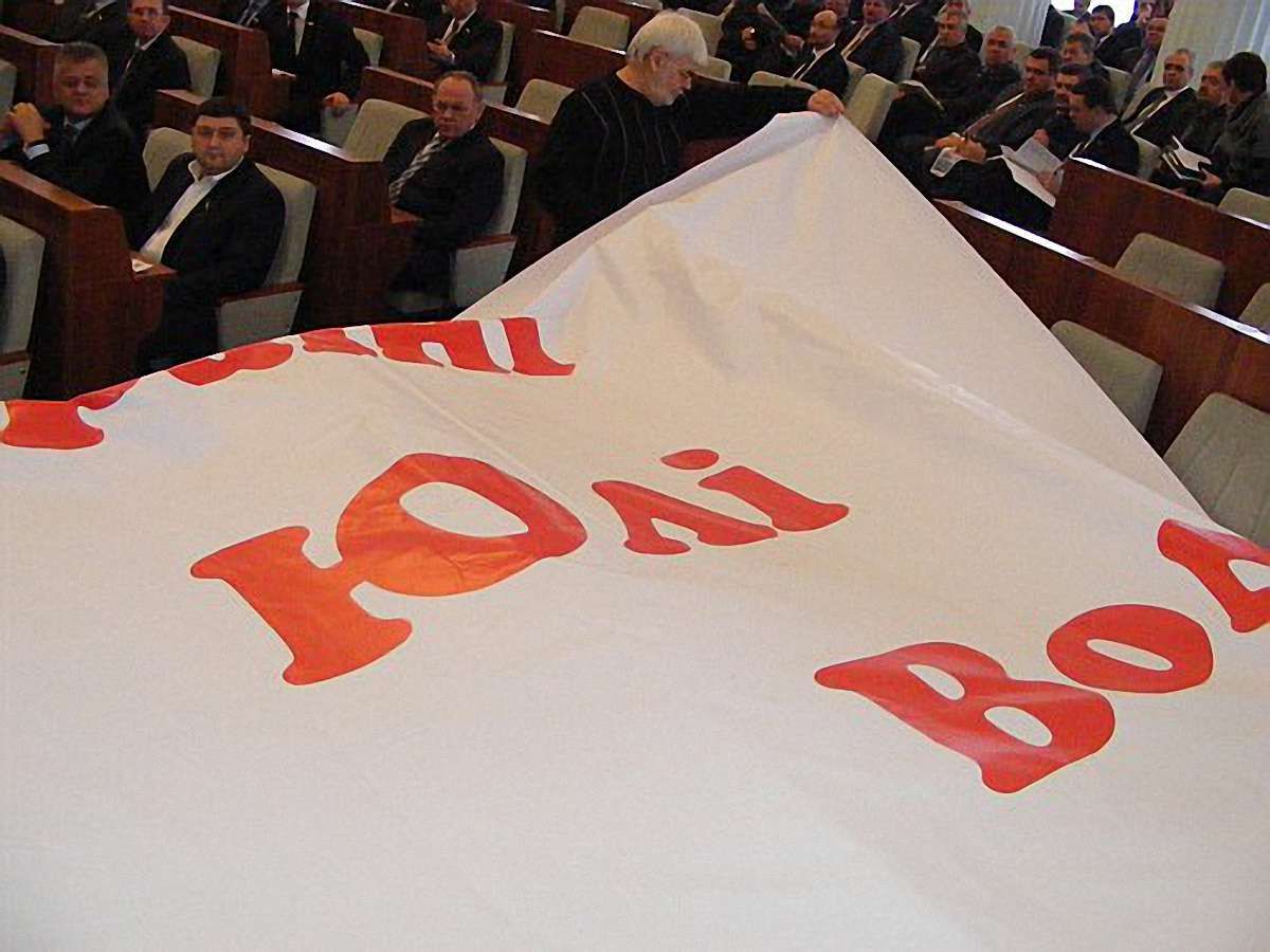 100 тисяч підписів за визнання Тимошенко політв’язнем передадуть ПАРЄ