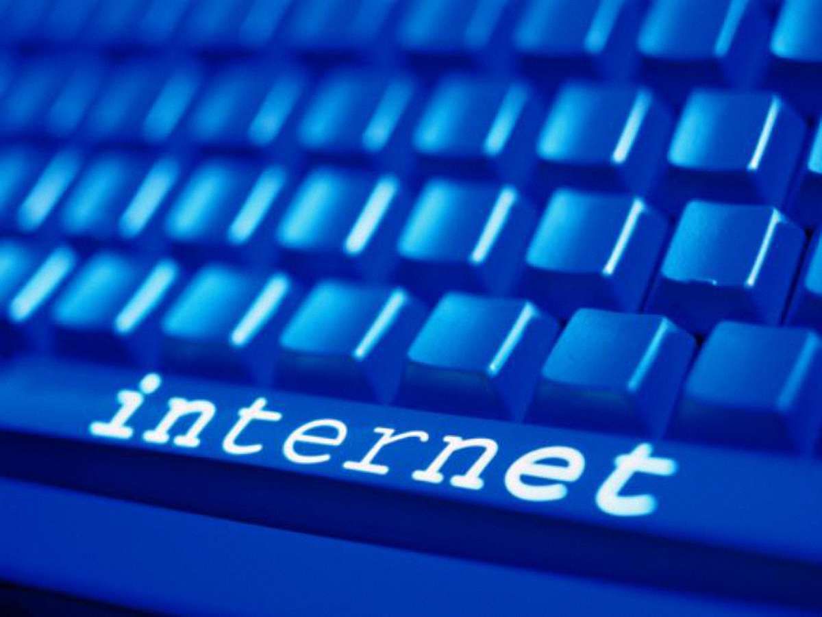 Кожен третій українець використовує Інтернет для спілкування