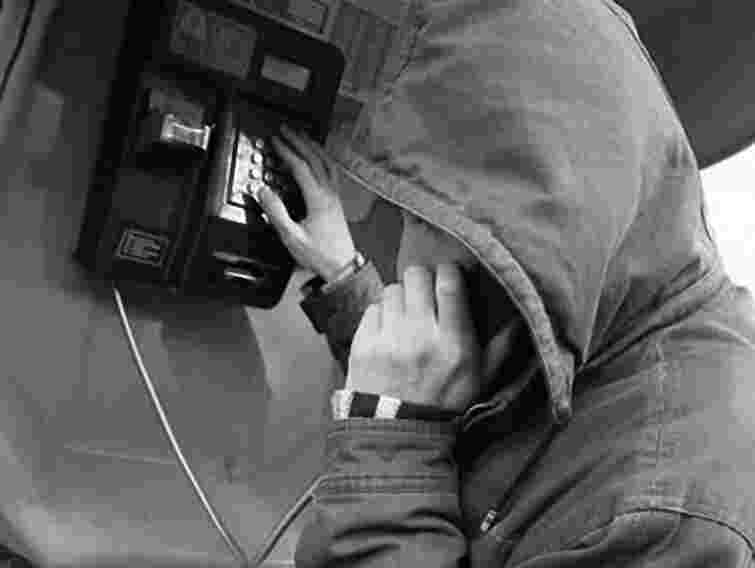 На Донеччині учень «пожартував», що в школі вибухівка