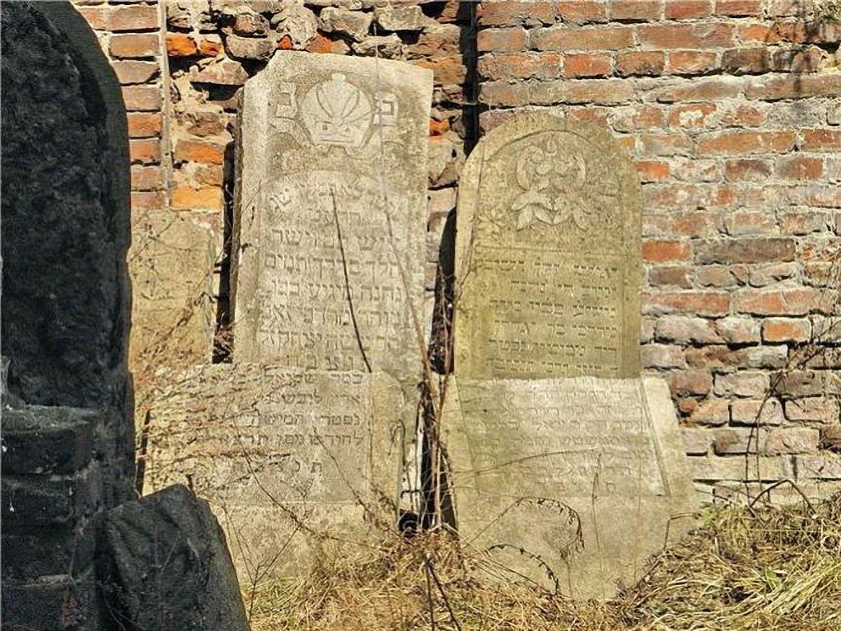 Єврейські організації шукають місце у Львові для збереження надгробків