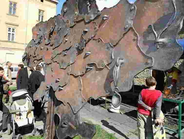 У Львові встановлять ковану композицію «Моя Україна»   