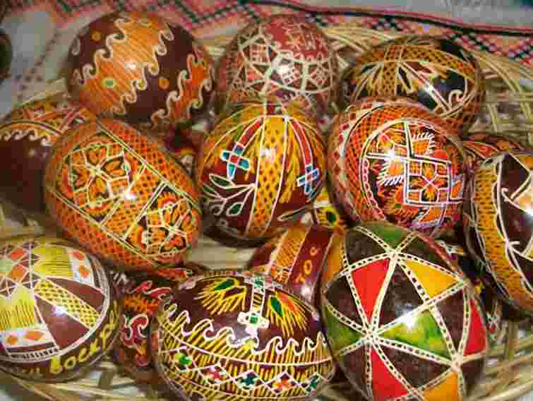 На Прикарпатті триває фестиваль писанкарства