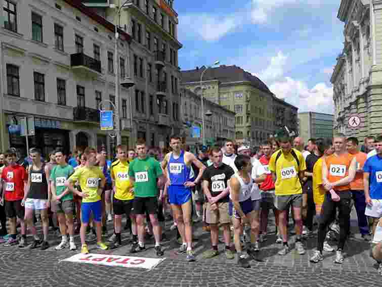 Львів’янин подолав 21 км марафону за годину і 10 хвилин