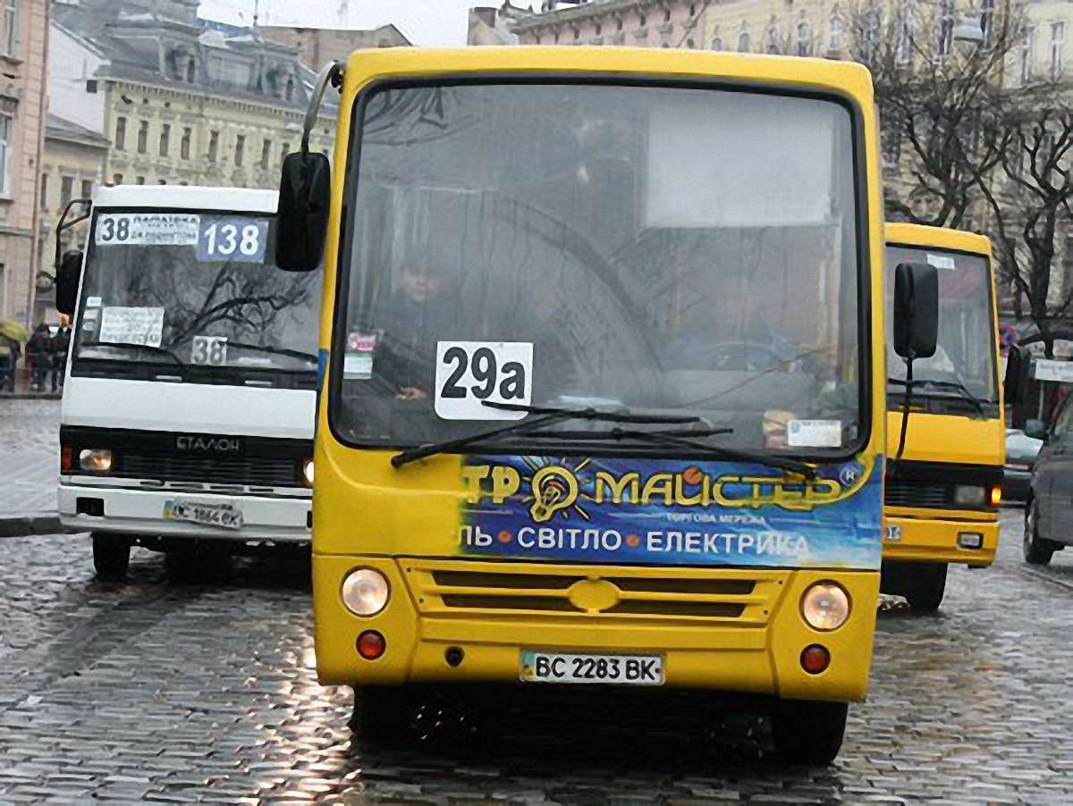 Мешканці Тракту Глинянського просять повернути їм маршрутку