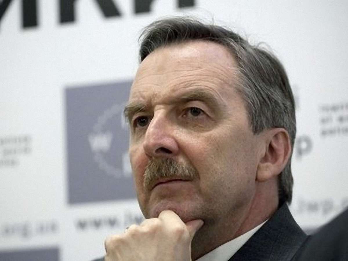 Посол Німеччини: Наших фанів цікавить не лише пиво і футбол