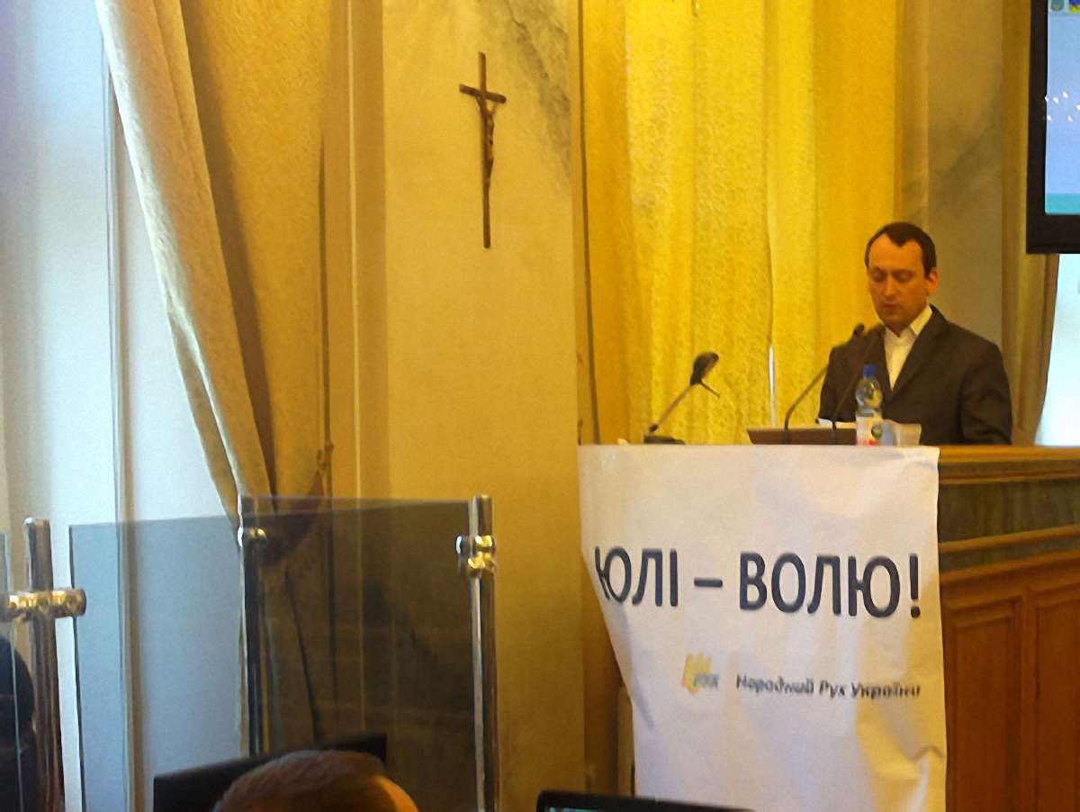 Львівська облрада підтримала заяву КОДу щодо побиття Тимошенко