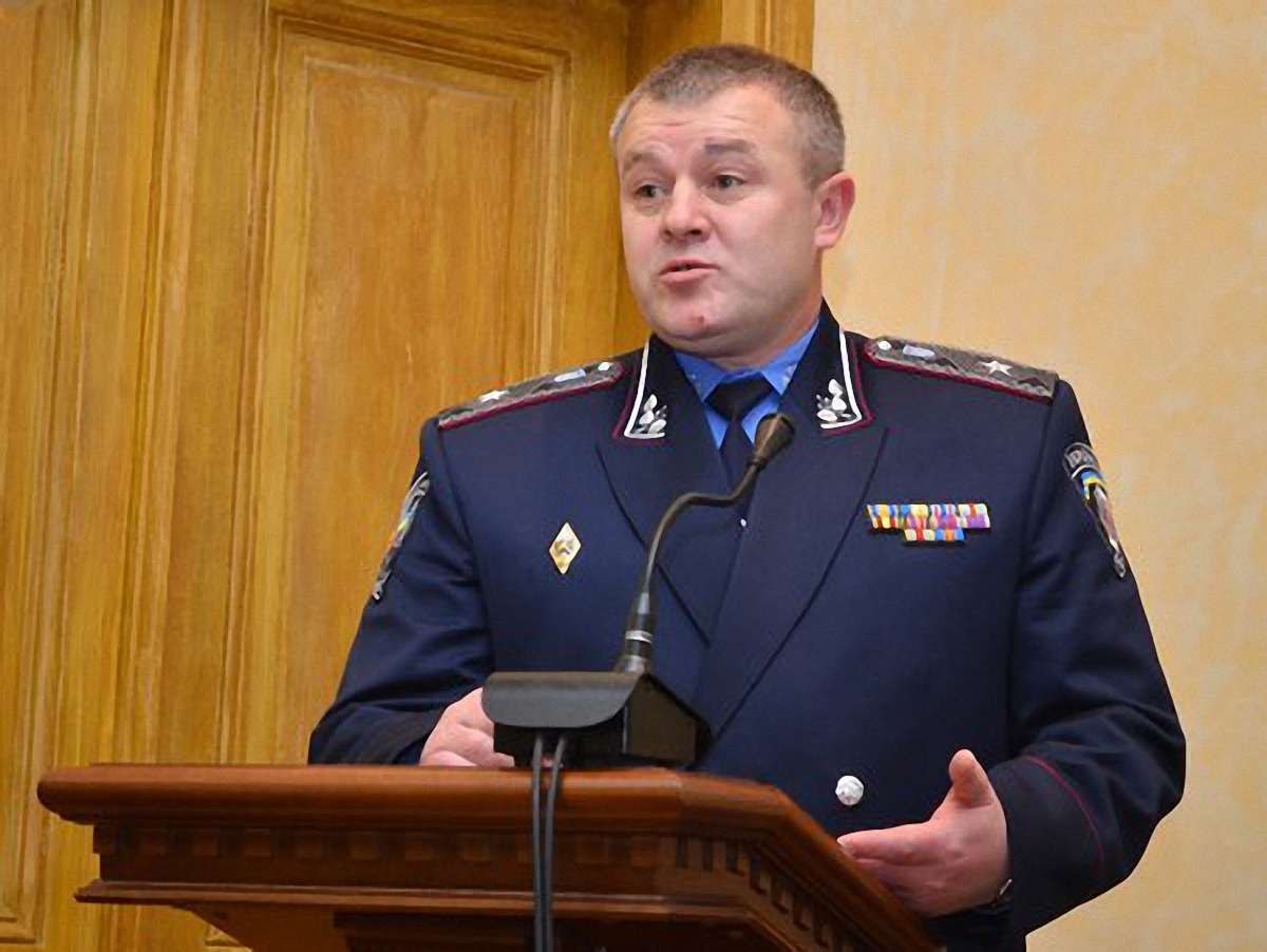 Головний міліціонер Львівщини не проти червоних прапорів 9 травня 
