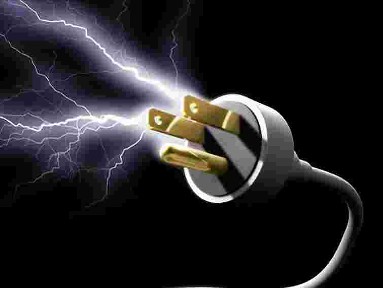 На Прикарпатті від удару струмом загинув енергетик заводу