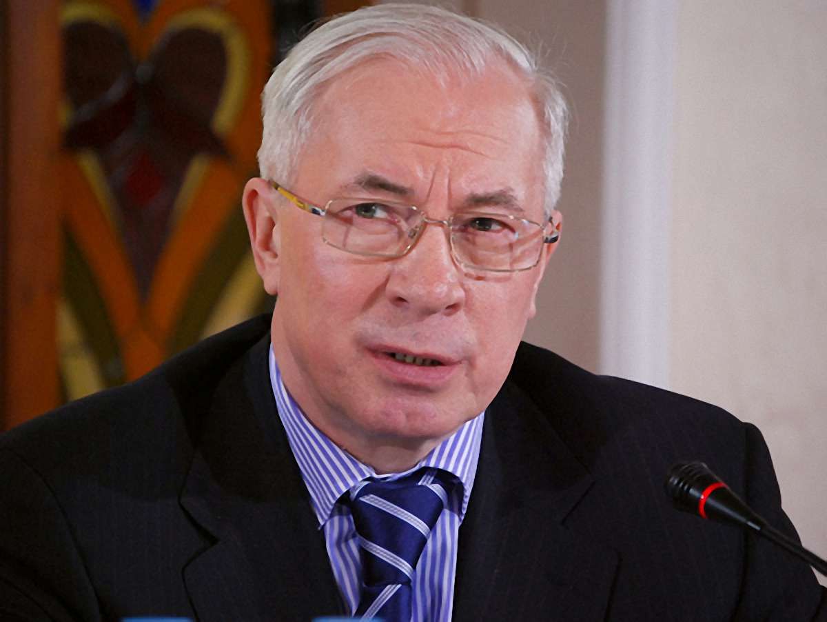 Азаров доручив МВС розслідувати вибухи в Дніпропетровську